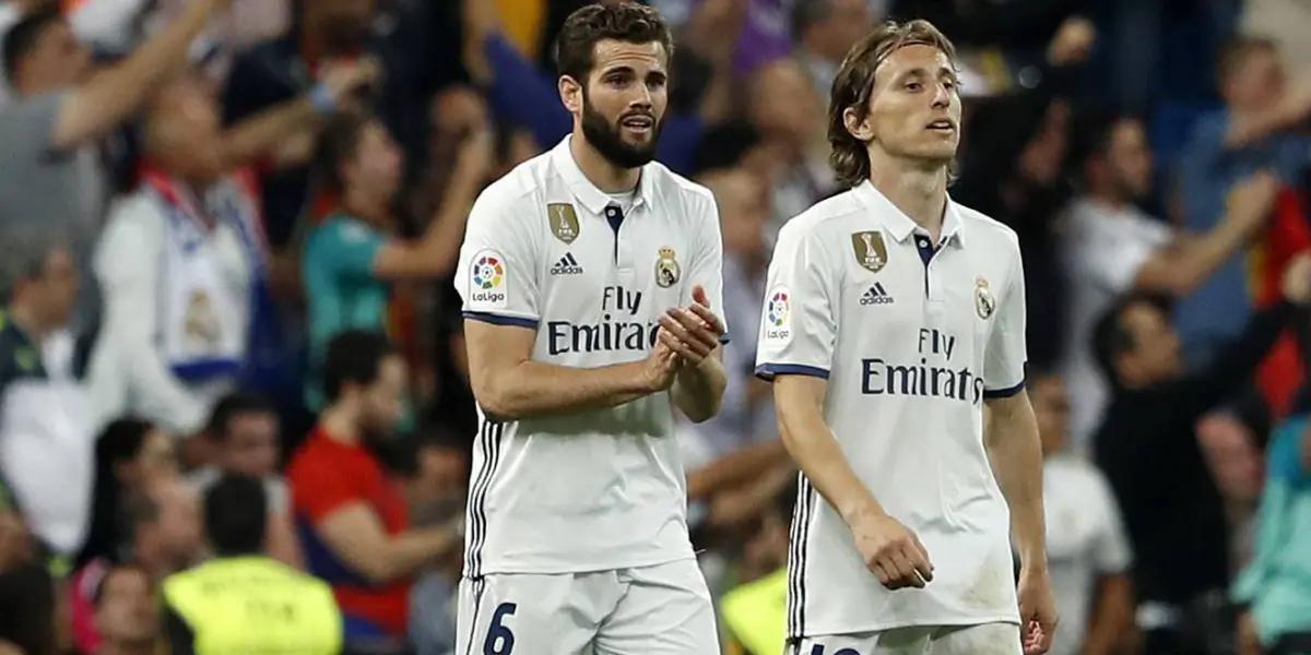 Nacho y Luka Modric vistiendo la camiseta del Real Madrid.