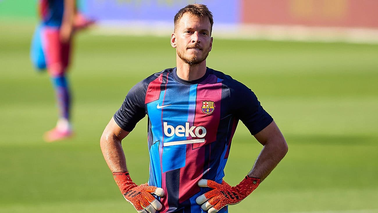 Neto le pidió al Barcelona que lo cede pero el equipo de Xavi le puso condiciones para aceptar dejarlo marcharse.