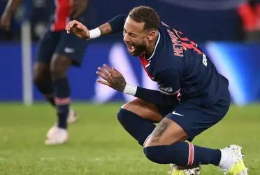 Neymar, el futbolista que le costó 220 millones de euros al club francés vive una crisis de rendimiento que preocupa a los directivos. Ellos evalúan la chance de declararlo transferible.