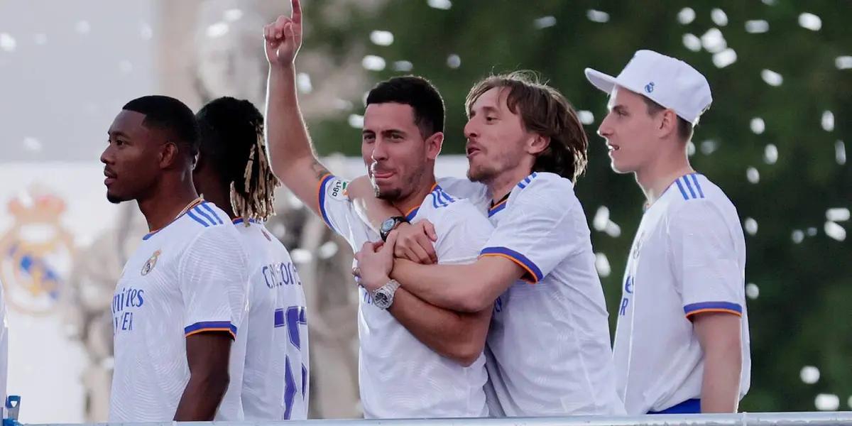 Ni el goleador de la noche Vinicius Junior, ni la gran figura Thibaut Courtois fueron los que más festejaron el nuevo título de UEFA Champions League. Sorprendentemente el jugador que más celebró el nuevo título fue uno de los que menos hizo por el mismo, Eden Hazard.