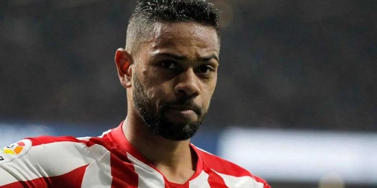 No toleran mas el flojo nivel del brasilero y quieren un futbolista que esté a la altura de lo que representa el club.