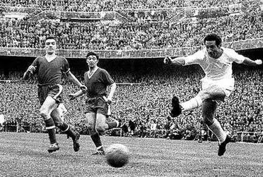 Paco Gento es una leyenda del Real Madrid. es el único futbolista de toda la historia en consagrarse seis veces en la Copa de Europa. Una leyenda sin igual para la Casa Blanca.