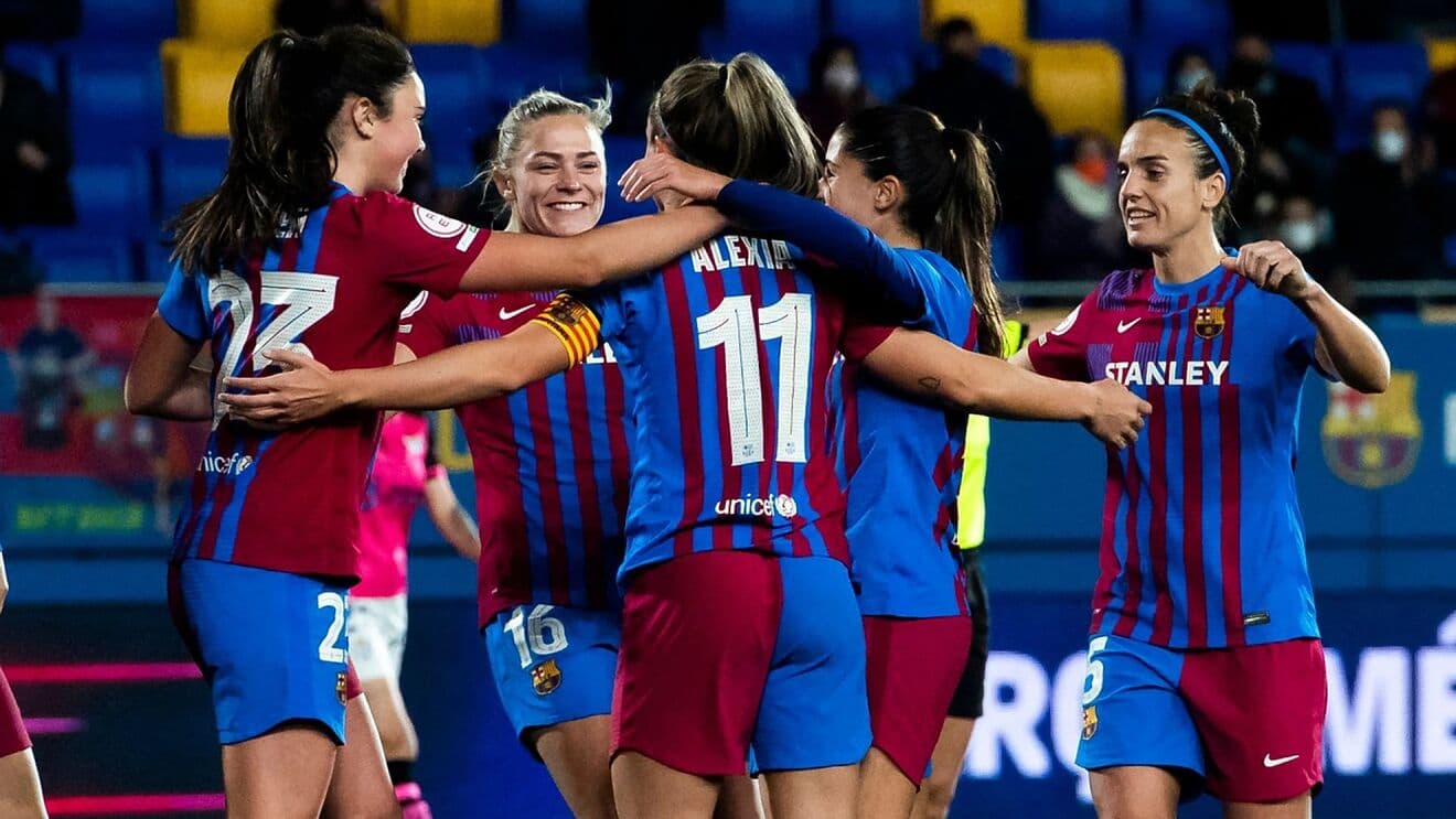 Pese a las diferencias con los futbolistas del masculino, al ser uno de los mejores clubes a nivel femenil, la institución culé mantiene cifras bastante acordes con sus jugadoras y es a día de hoy una de los clubes que mejor paga en toda la diciplina.