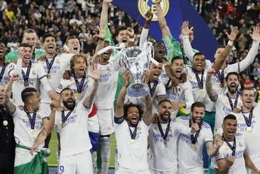 Por la decisión de las tres personas de no asistir al evento, FIFA decidió que quedaron afuera de la carrera por ganar el premio.