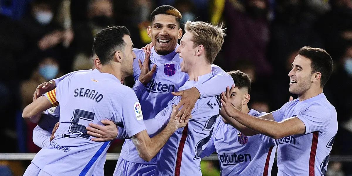 Por la jornada 15 de LaLiga, el FC Barcelona venció por 3 a 1 al Villarreal en La Cerámica y consiguió su primera victoria como visitante en el campeonato.