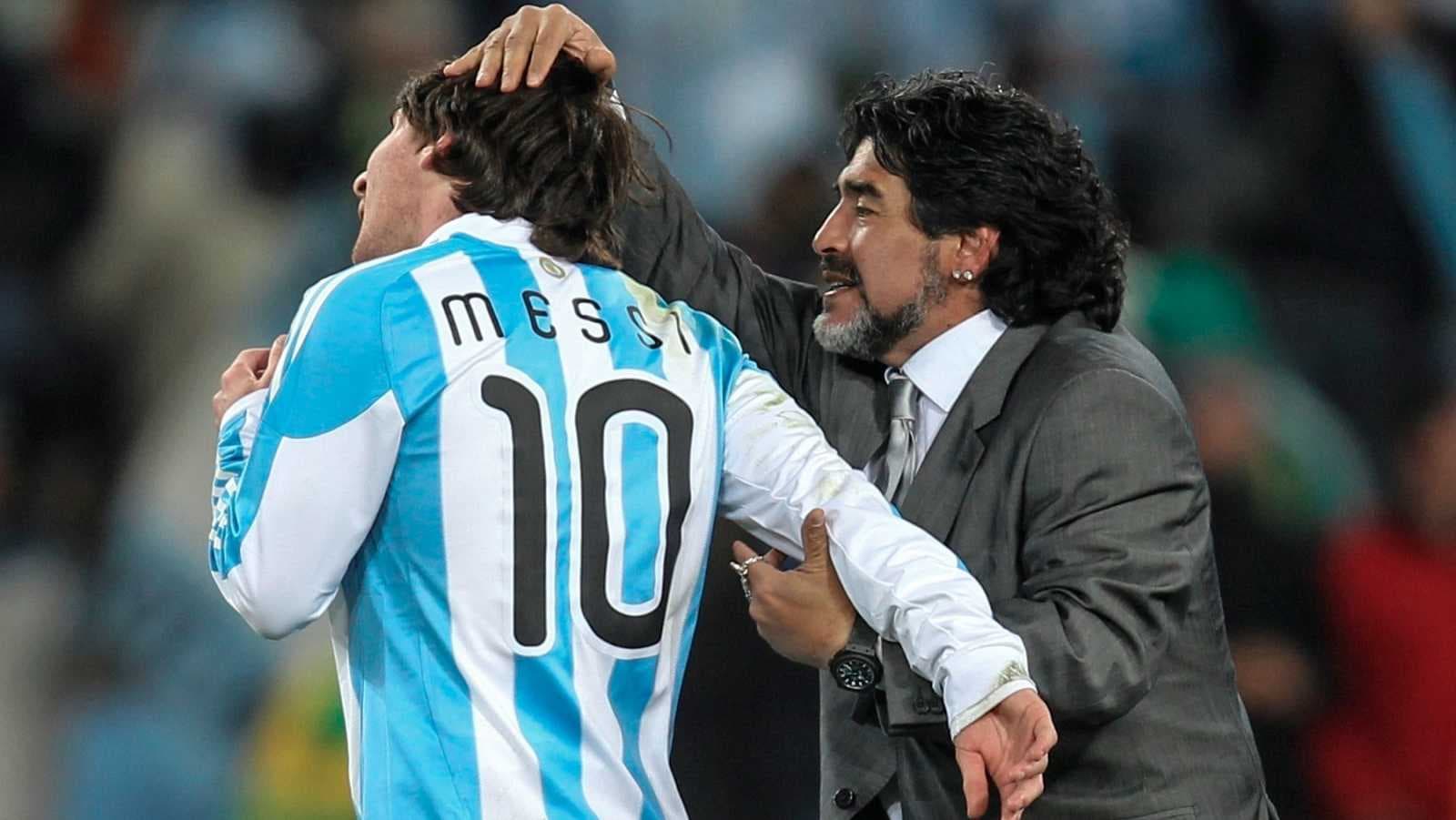 Quien había sido signado por el propio Maradona como sucesor, compartió un emotivo mensaje en sus redes a un año del paso del Pelusa a ser una leyenda. Todo el planeta fútbol lo recordó.