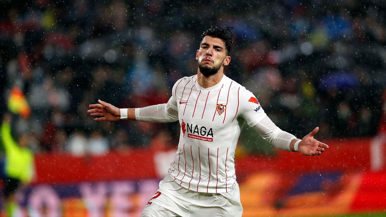 Rafa Mir supo ser una de las grandes promesas del fútbol español y luego de que su nivel bajara, ha encontrado nueva vida en el Sevilla que elevó su cotización hasta 40 millones de euros.