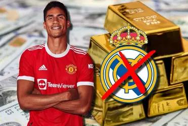 Raphael Varane ha recibido un interés nuevo de otro club, luego que el Real Madrid le cerrara las puertas aunque lo necesita