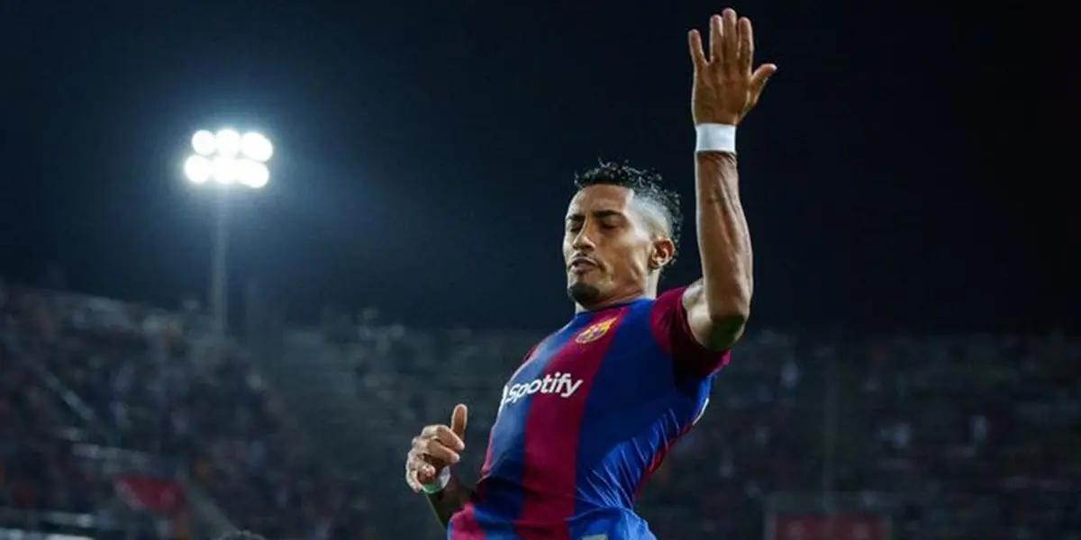 Raphinha, con algo de fortuna anotó el tercer gol para el Barcelona, para sentenciar el partido ante el Royal Amberes.