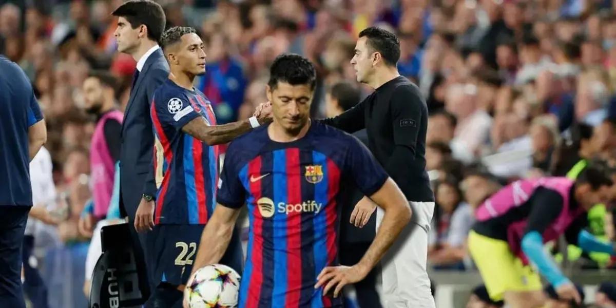 Raphinha tenía el arco a disposición pero no controló bien el balón, en el cotejo del FC Barcelona ante Almería, y Xavi reaccionó