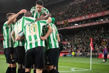 Real Betis se consagró campeón de la Copa del Rey al derrotar a Valencia por penaltis. Empataron uno a uno tras el tiempo suplementario en la Cartuja y luego de un apasionante partido fue cinco a cuatro por penaltis y Real Betis se coronó campeón de la Copa del Rey.