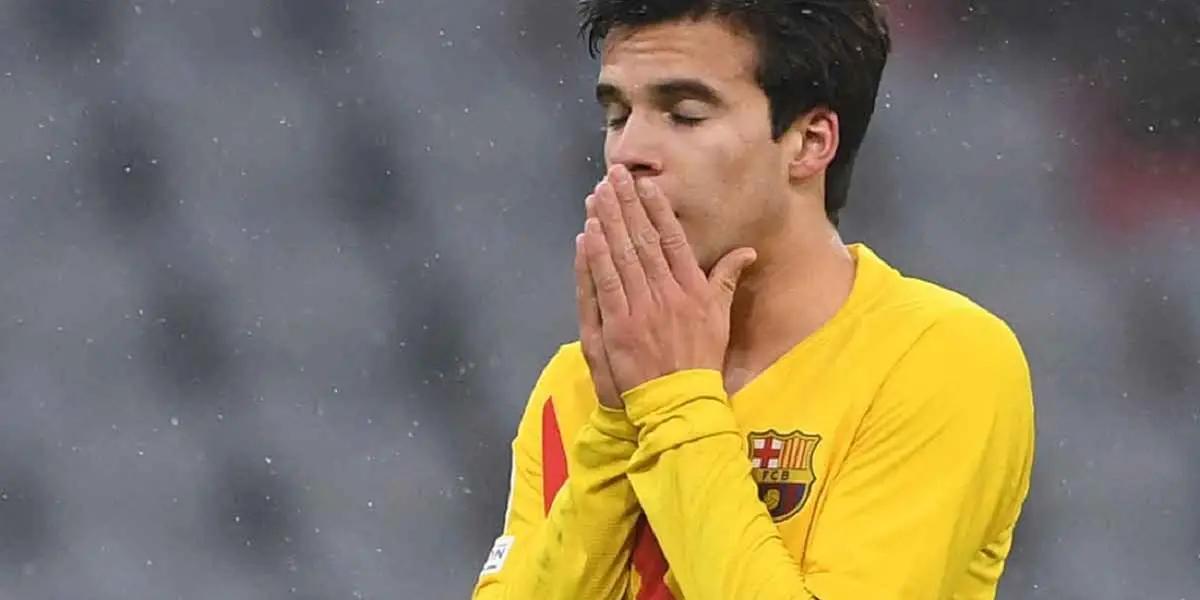 Riqui Puig salió del vestuario del Allianz Arena con su tablet en la mano y viendo un capítulo de La Casa de Papel. Lógicamente, la imagen explotó en las redes sociales porque demuestra que el dolor por la eliminación no es tal. Xavi Hernández deberá ajustar muchas cosas en la plantilla.