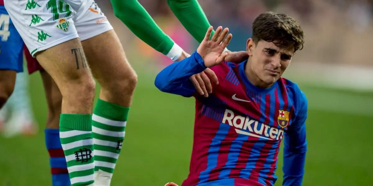 Riqui Puig a sus 22 años empieza a ver que lo mejor para su carrera es salir del Barcelona. Luego de una temporada baja en rendimiento, Laporta intentaría cederlo para que tenga continuidad en otro equipo.
