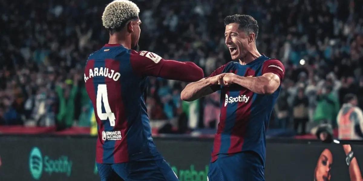 Robert Lewandowski y Ronald Araújo, jugadores del FC Barcelona