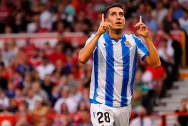 Roberto López es una de las grandes promesas de las categorías menores de la Real Sociedad. El talentoso mediocampista ofensivo de 21 años está empezando a ser considerado en el primer equipo al mando de Imanol Alguacil y ha sido tasado en aproximadamente 40 millones de euros.