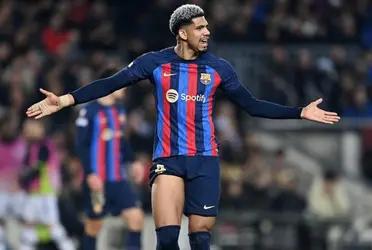 Ronald Araujo le dio un triunfo agónico a FC Barcelona y se prendió en la tabla de posiciones