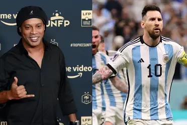 Ronaldinho aplaudió y se emocionó cuando Messi hizo una espectacular jugada ante 3 jugadores croatas.