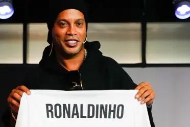 Ronaldinho se ha convertido en sinónimo de alegría para el mundo del fútbol, en el final de su carrera en México se había acostumbrado a no ir a entrenar los lunes y una vez que se presentó, sus compañeros le echaron.