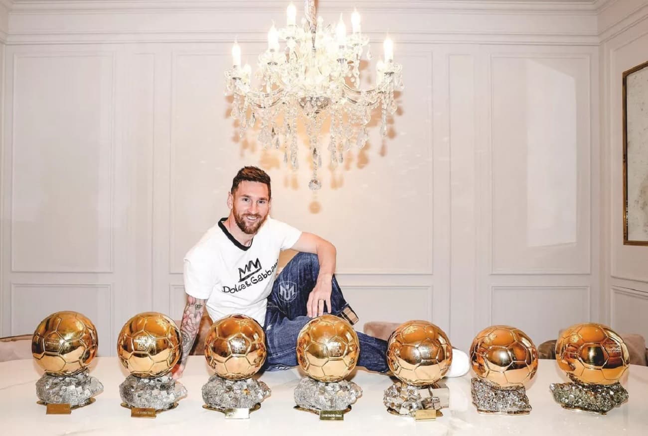 Se desveló la votación que consagró a Messi. El astro argentino arrasó en Asia y el continente americano. En Brasil, curiosamente no fue votado la Pulga luego de vencer en la final de la Copa América a la selección verdeamarelha ¿Envidia?