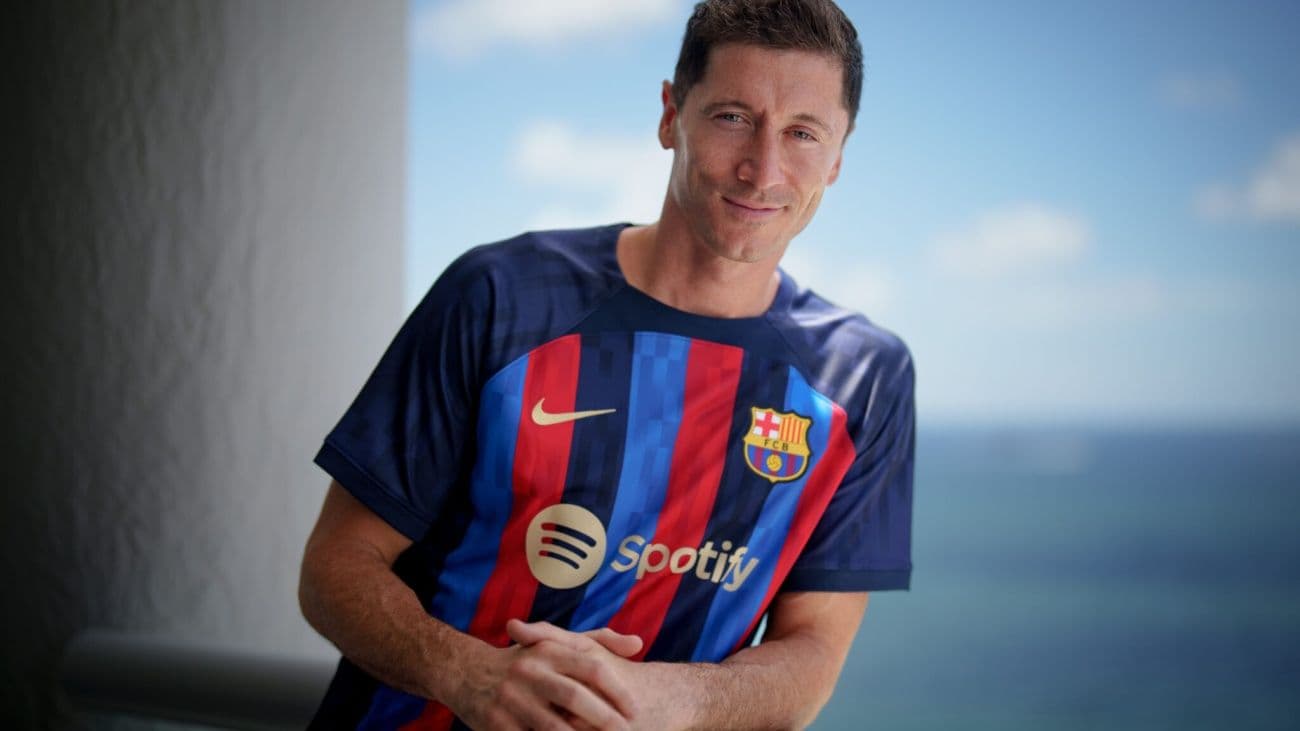 Se develaron detalles interesantes del contrato del polaco con el Barcelona. Entre ellos, una curiosa cláusula en su vínculo con los blaugranas.