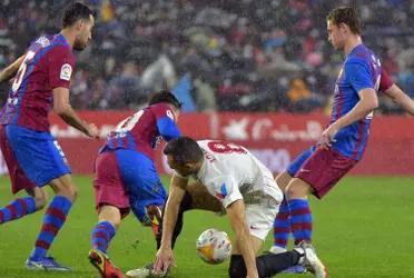 Se enfrentan en el Camp Nou el segundo y el tercero de LaLiga. Con la obligación de consolidarse en la zona de clasificación a UEFA Champions League se enfrentan Barcelona y Sevilla.