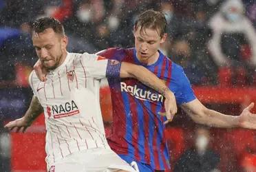 Se enfrentan en el Camp Nou el segundo y el tercero de LaLiga. Con la obligación de consolidarse en la zona de clasificación a UEFA Champions League se enfrentan Barcelona y Sevilla.