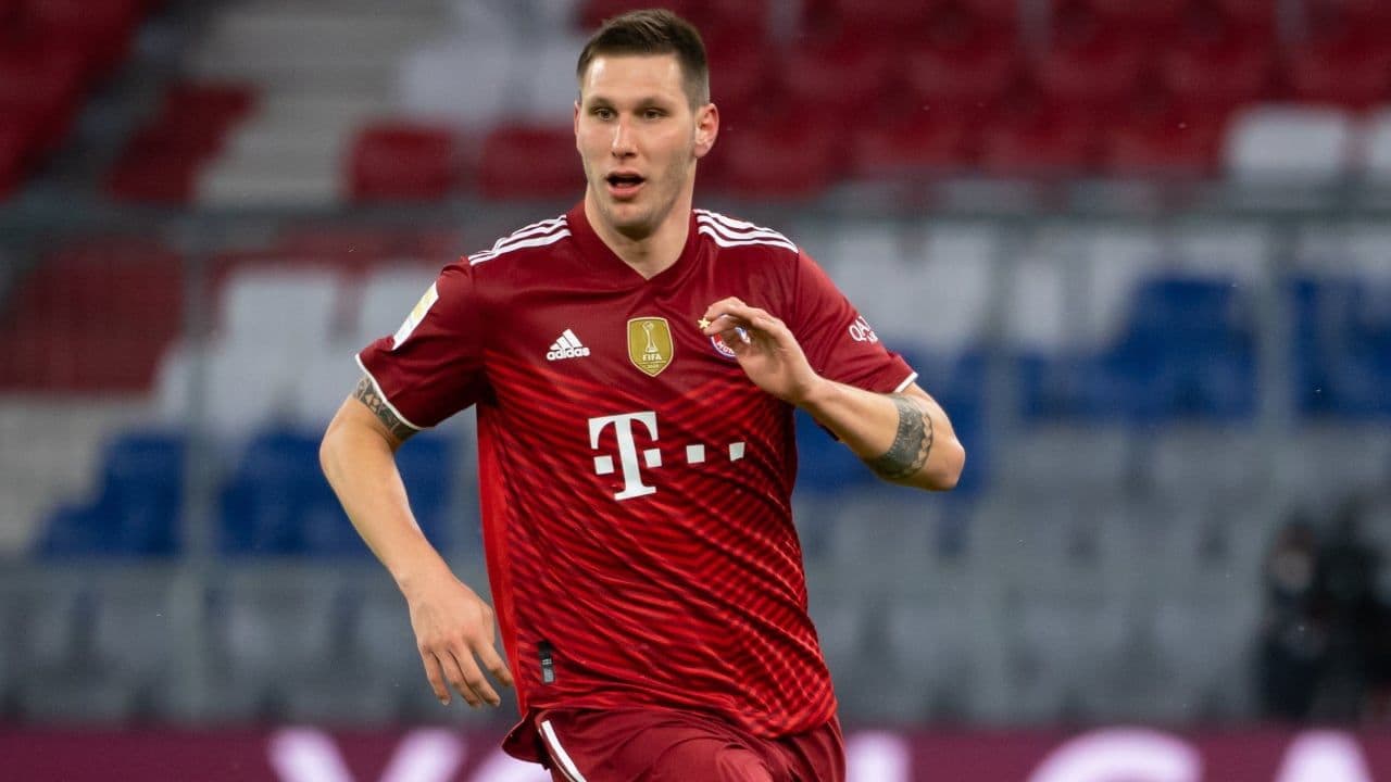 Se filtró una imagen del central del Bayern Múnich, objetivo del Barça, en la que se verifica que el defensor del equipo germano presenció en directo la final disputada en Berlín vestido con la camiseta azulgrana y disfrutó del triunfo del equipo entonces conducido por Luis Enrique.