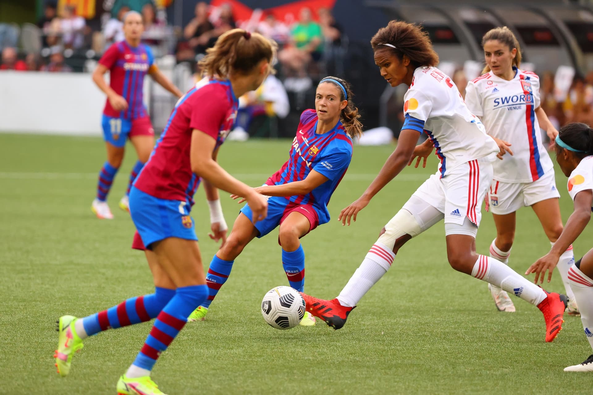 Se viene el partido más esperado de la temporada. El Fútbol Club Barcelona se medirá ante el Lyon por la Champions League femenina en Turín, Italia.. El partido se jugará hoy a las 19:00 horas y podrá verse a través de DAZN.