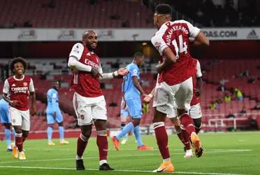 Según apunta 'Le 10 Sport', el Atlético Madrid sigue los pasos de Alexandre Lacazette y podría hacer una intento en enero para tenerlo atado de cara al próximo verano, ya que el jugador acaba contrato el 30 de junio.