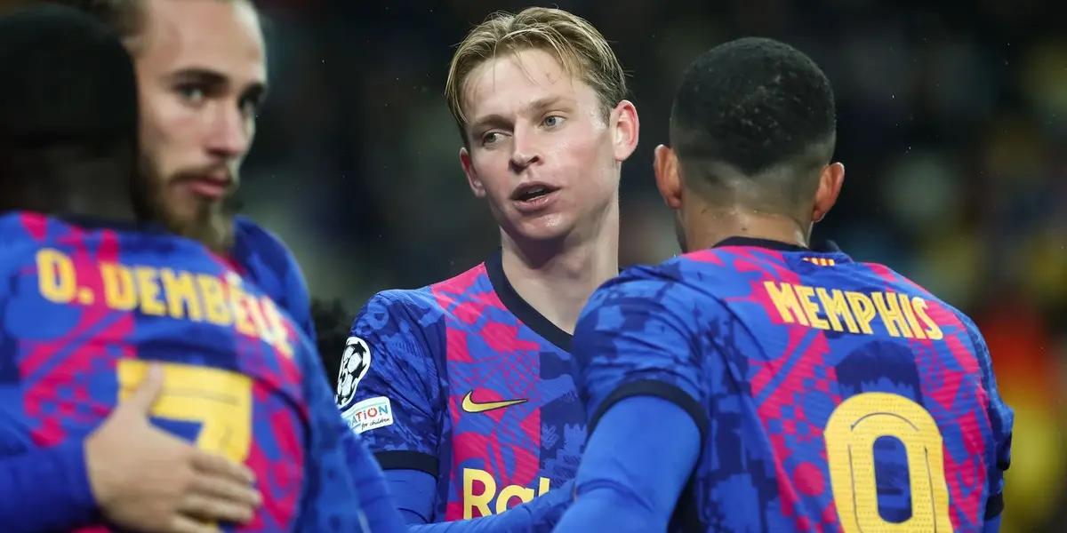 Según informan varios medios ingleses, el Manchester United prepara 90 millones de euros para conseguir a Frenkie de Jong este próximo mercado de pases.
