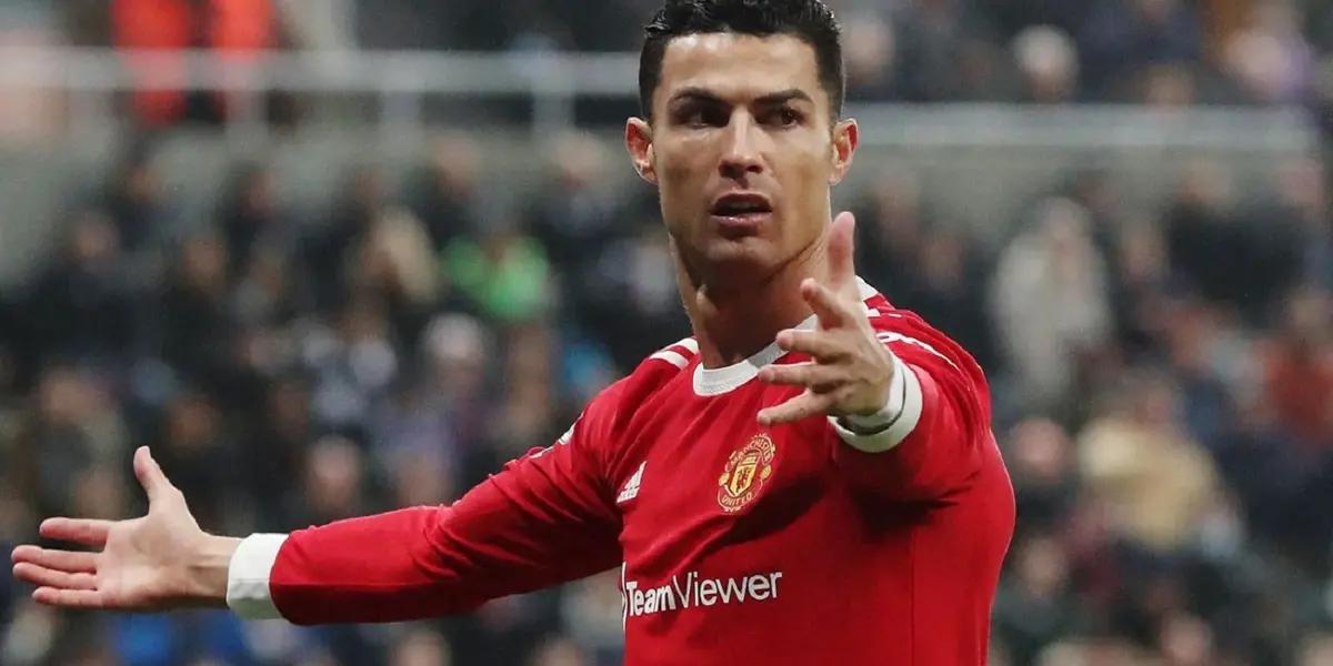 Según medios británicos, la relación que existe entre el portugués y algunos compañeros de equipo es uno de los principales problemas del vestuario del Manchester United. Y hay voces que ya piden la salida del hombre que volvió a Manchester United hace apenas meses.