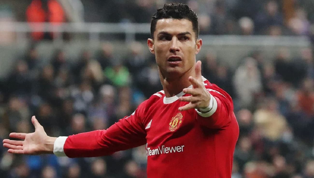 Según medios británicos, la relación que existe entre el portugués y algunos compañeros de equipo es uno de los principales problemas del vestuario del Manchester United. Y hay voces que ya piden la salida del hombre que volvió a Manchester United hace apenas meses.