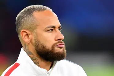 Según medios franceses la situación de Neymar en el Paris Saint Germain se estaría volviendo insostenible. El futbolista que le costó 220 millones de euros al club francés se encuentra en una crisis de rendimiento que preocupa a los directivos