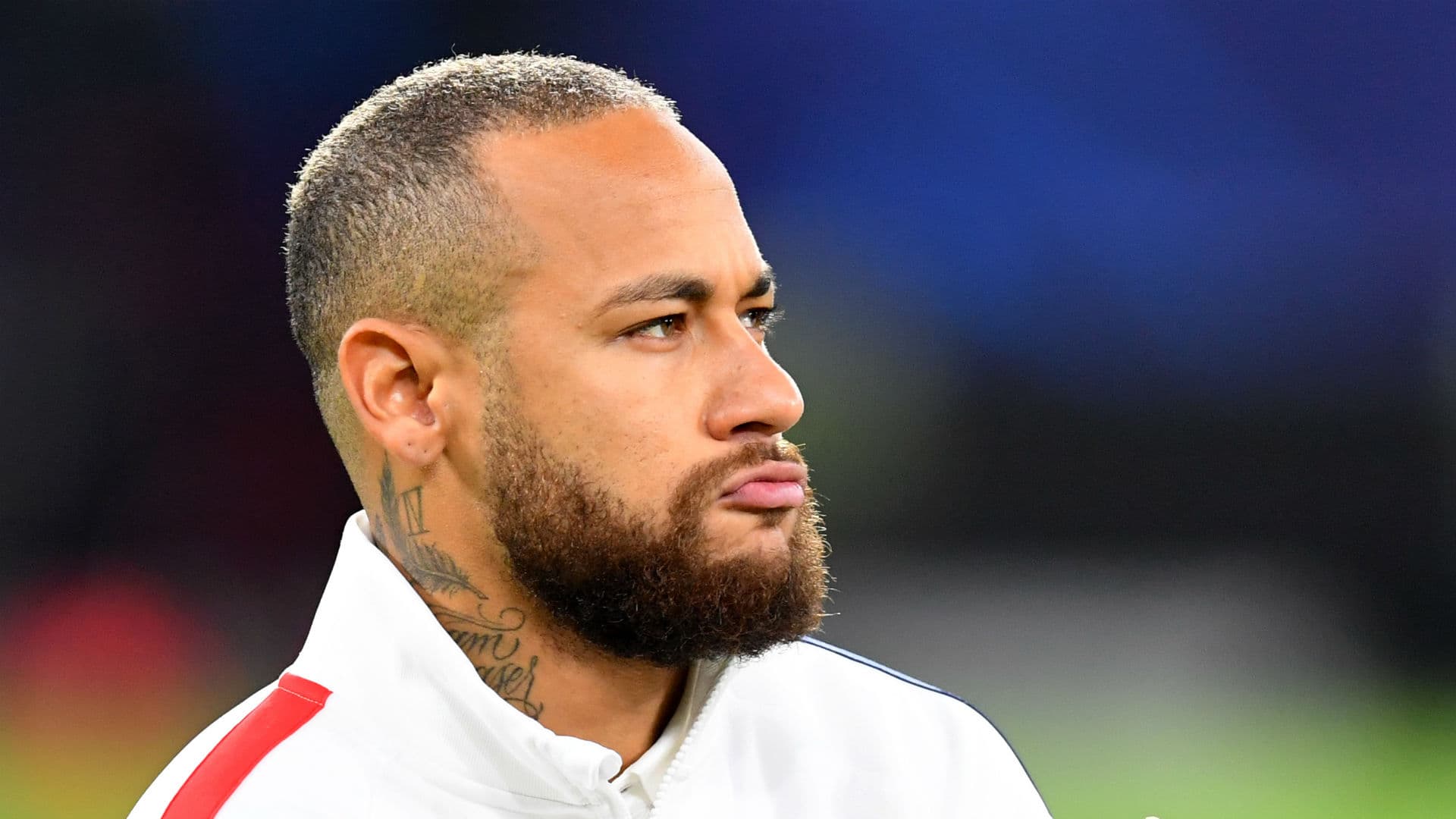 Según medios franceses la situación de Neymar en el Paris Saint Germain se estaría volviendo insostenible. El futbolista que le costó 220 millones de euros al club francés se encuentra en una crisis de rendimiento que preocupa a los directivos