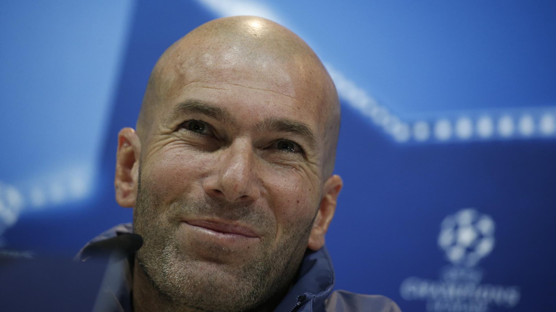 Según varios medios, el equipo parisino le habría prometido al entrenador francés armar un nuevo súper equipo renovado y así formar un nuevo proyecto poder ganar absolutamente todo.