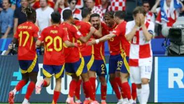 Selección de España celebrando el gol