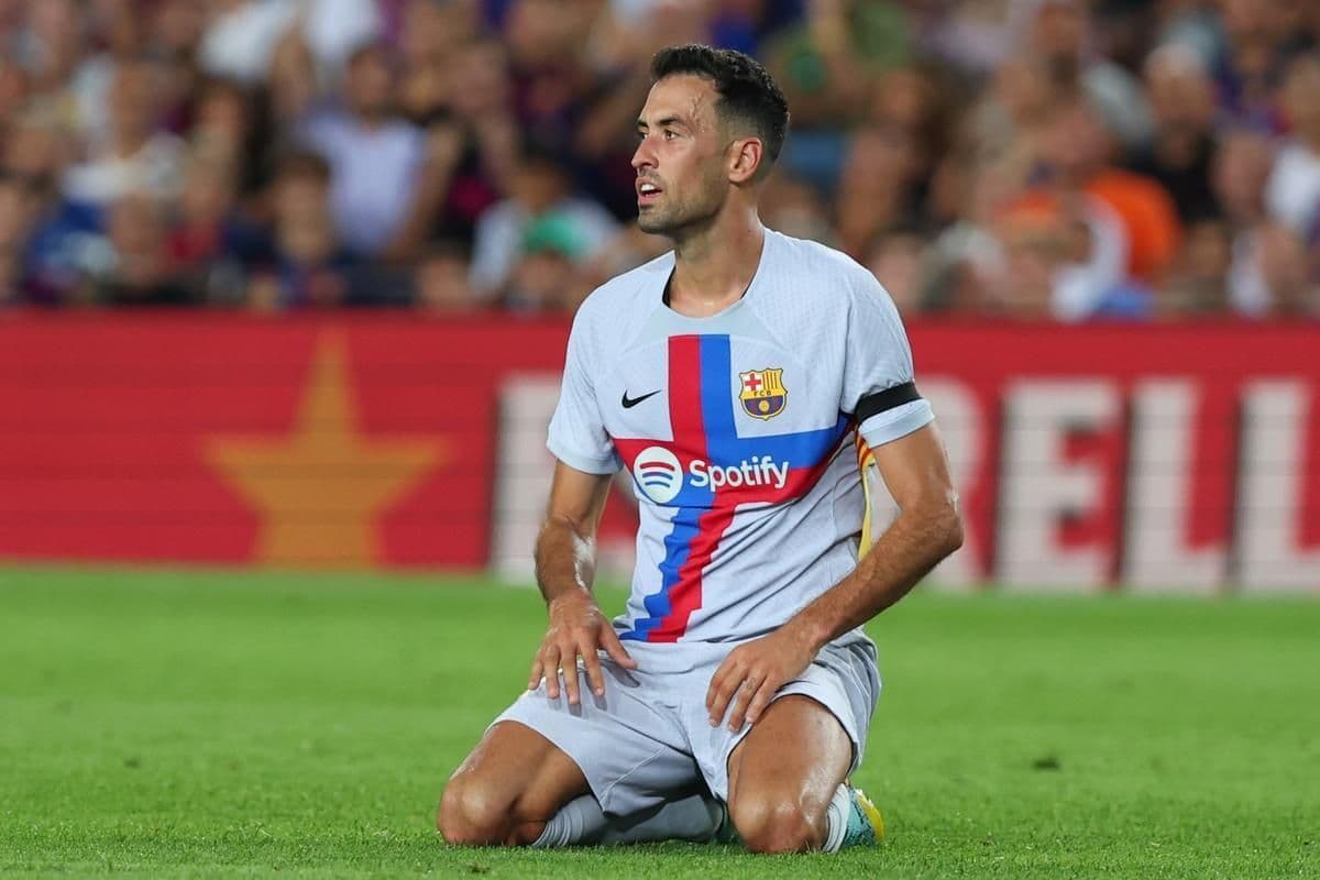 Sergio Busquets tiene que renovar con el Barcelona, pero su futuro estaría en Arabia Saudita