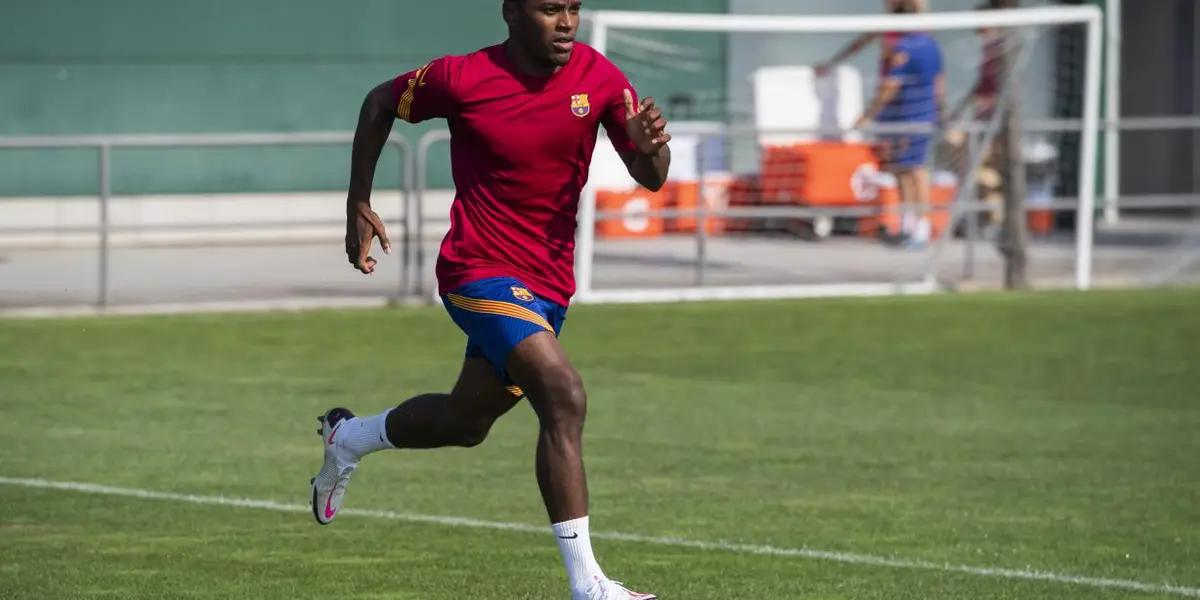 Sergio Mukiele, lateral izquierdo con paso por el cuadro Blaugrana ya suena como posible refuerzo verdiblanco en el próximo mercado de fichajes por 3,5 millones de euros.