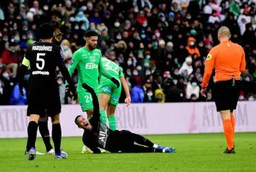 Si bien el jugador brasileño no tiene el parte medico que confirme la noticia, varios medios de Francia aseguran que el atacante podría volver a las canchas dentro de seis semanas.