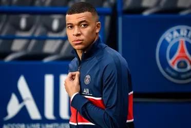 Si bien la llegada de Mbappé al Real Madrid parecía un hecho, el único motivo que sigue frenando las negociaciones entre ambas partes son los derechos de imágen que el club quiere del futbolista.