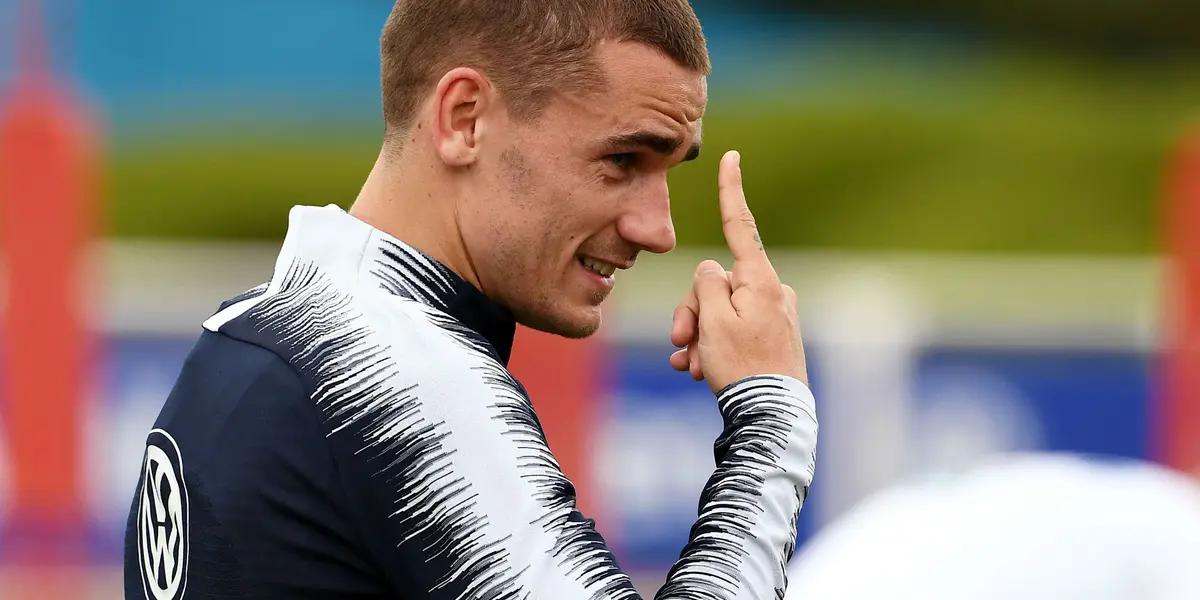 Son días importantes para la carrera de Griezmann, debido a que debe tomar una decisión en cuanto a su futuro. Barcelona no quiere seguir pagando su salario y le busca una salida, pero no quiere transferirlo al Atlético Madrid, lo que complica la situación.