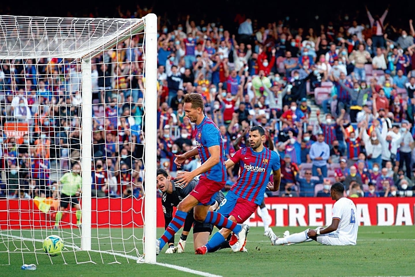 Su amigo marcó frente a su club amado y el famoso estreamer español dejó para todos su reacción ante el tanto del descuento para el FC Barcelona. Como era de esperarse no espero mucho para publicar un tweet que se hizo viral en minutos.
