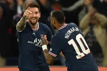 Su equipo iba ganando con gol de él, frente al principal candidato de la Champions League, el Manchester City de Pep Guardiola, pero cerca del final llega un tiro libre en contra y el argentino tuvo una reacción que llamó la atención de todos.