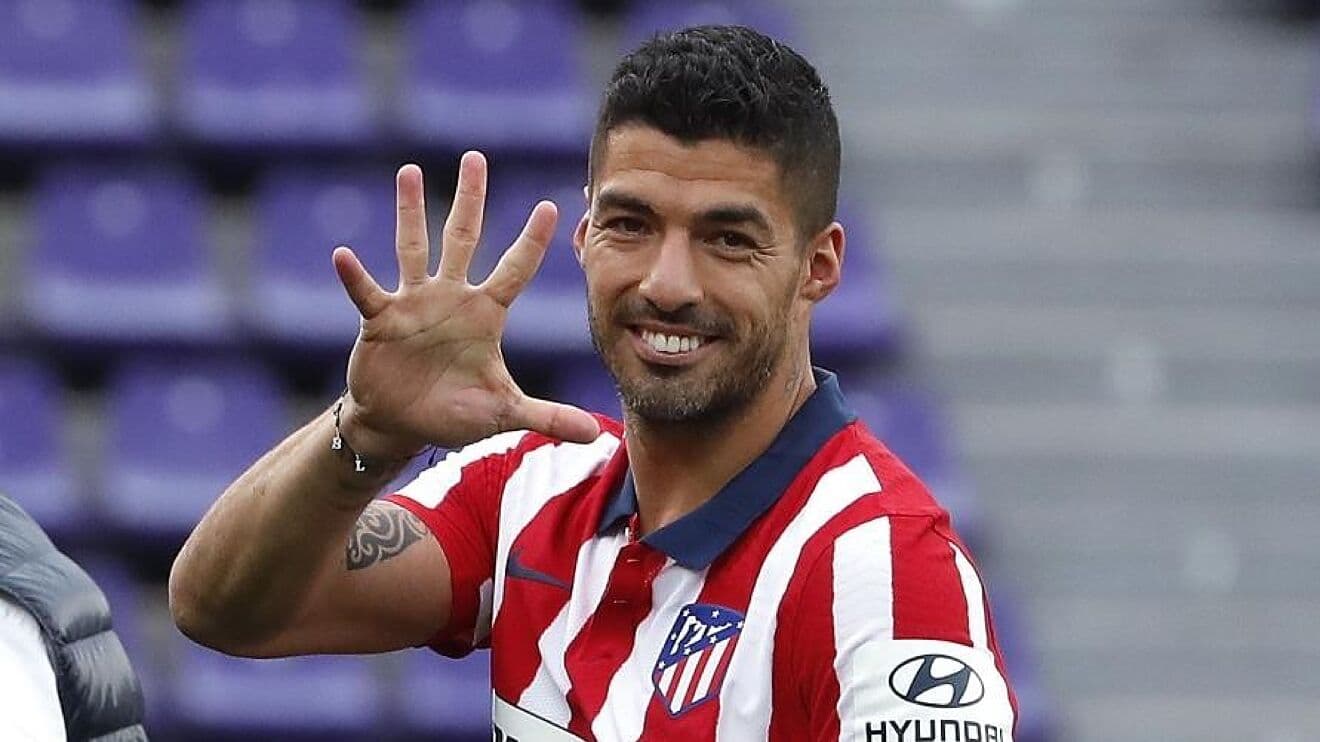 Suarez habría hablado con Gerrad para que lleve al Aston Villa a Bentarcur. De se así el delantero uruguayo podría volver a la Premier.