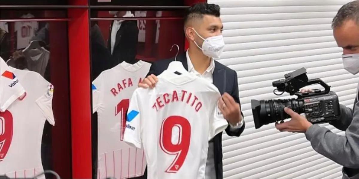 Tecatito Corona ha entrado con el pie derecho al Sevilla, de a poco se esta ganando un lugar en el equipo de Julen Lopetegui y se ha permitido recomendarle un jugador al mismísimo Monchi, Alexis Vega.