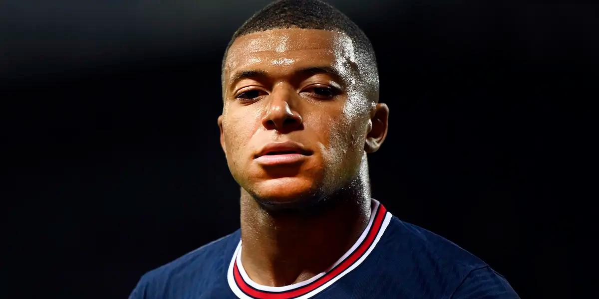 Termino la novela del verano y finalmente Kylian Mbappé no jugará en el Real Madrid, pero a pesar de esto el jugador francés rechazó una increíble oferta de renovación por parte del PSG y ya tiene en claro donde quiere jugar el año que viene.