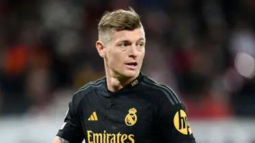 Toni Kroos con la camiseta alternativa del Real Madrid.