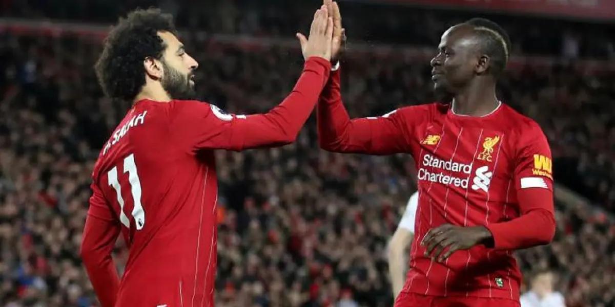 Tras declinar los acercamientos del Barcelona, Mohamed Salah podría jugar en el Real Madrid la próxima temporada. El club blanco pagaría 110 millones de euros por el extremo egipcio del Liverpool.