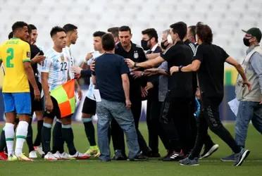 Tras el bochornoso evento, la autoridad sanitaria gubernamental de Brasil (Anvisa) había informado lo que señalaba en su famoso papel con el que ingreso al campo de juego. ¿Que dirá?