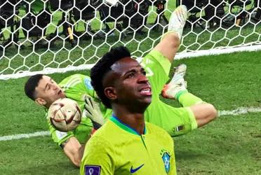 Tras la gran actuación del arquero argentino en Qatar, la FIFA implementó una serie de reglas para evitar que los arqueros saquen ventaja, ahora Brasil sacó una norma por culpa del atacante Merengue